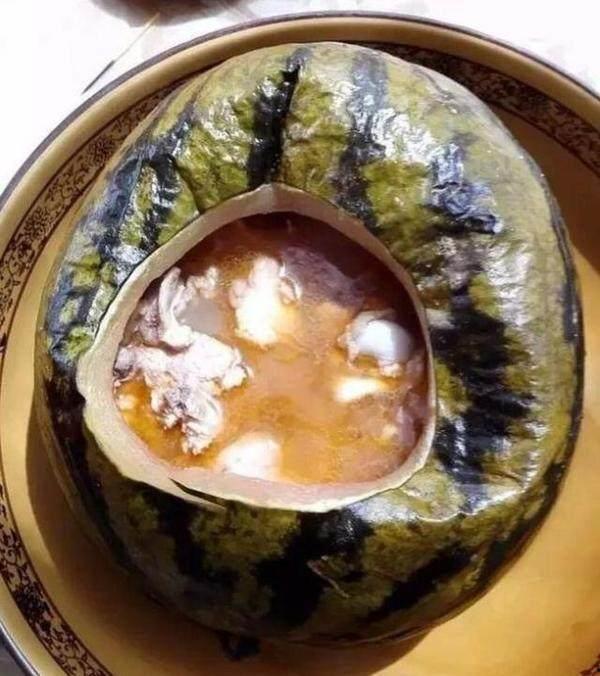 立秋啃瓜吃烧烤,啃瓜烧烤乐翻天